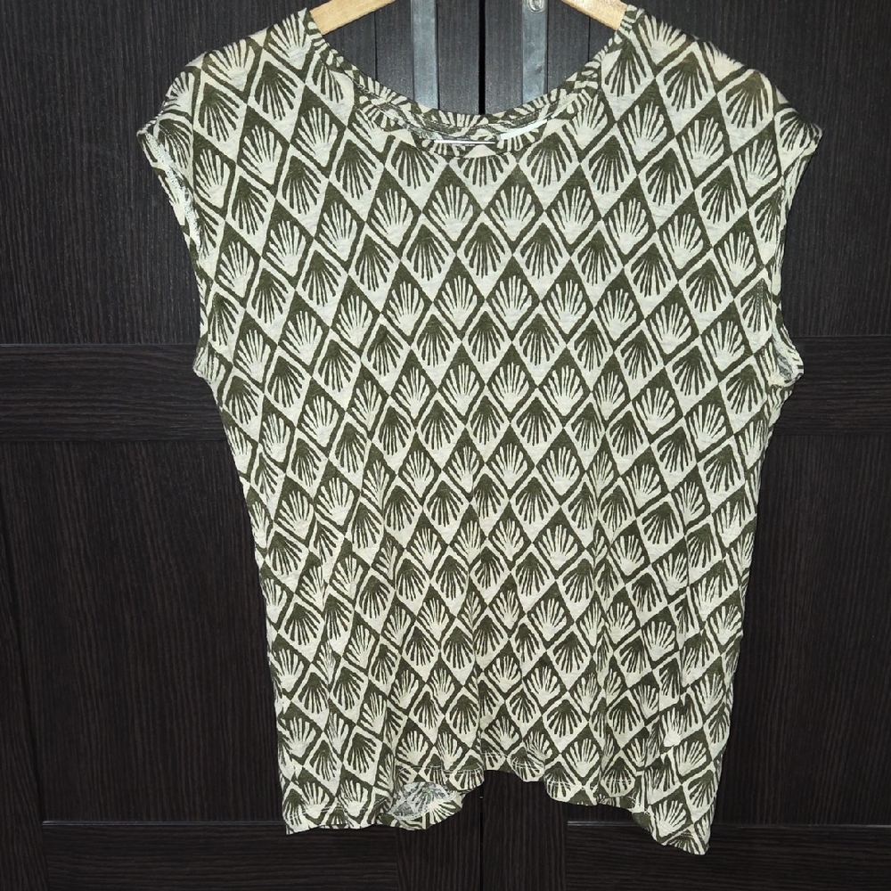 C&C California Olive and Cream Patterned Short Sleeve Linen Top Large NWOT
